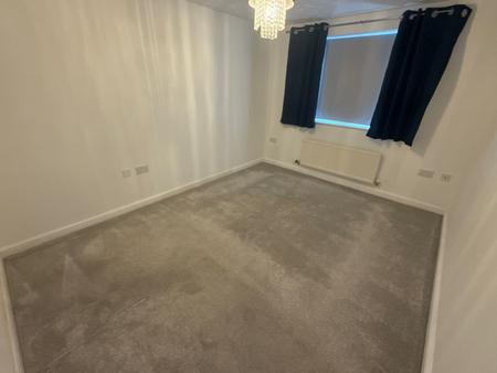 2 bedroom Flat to let in Gladiator Close, Wootton, Northampton, NN4