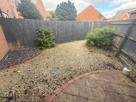 2 bedroom Flat to let in Gladiator Close, Wootton, Northampton, NN4