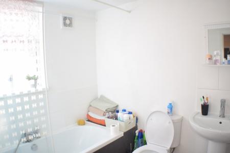 3 bedroom Terraced House to let in Junction Road, Kingsley, Northampton, NN2