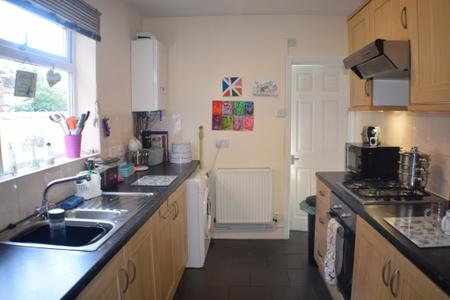 3 bedroom Terraced House to let in Junction Road, Kingsley, Northampton, NN2