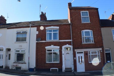3 bedroom Terraced House to let in Junction Road, Kingsley, Northampton, NN2