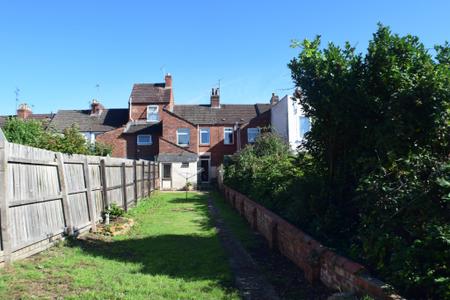 3 bedroom Terraced House to let in Junction Road, Kingsley, Northampton, NN2