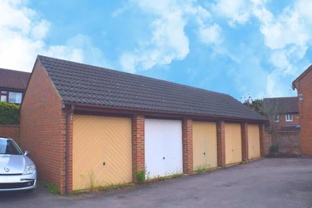 2 bedroom Terraced House to let in Woodpecker Way, East Hunsbury, Northampton, NN4