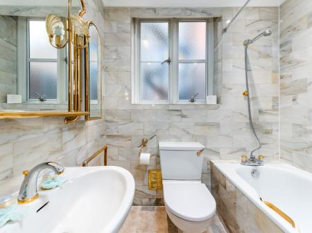 3 bedroom Flat to let in Chesterfield Gardens, W1J