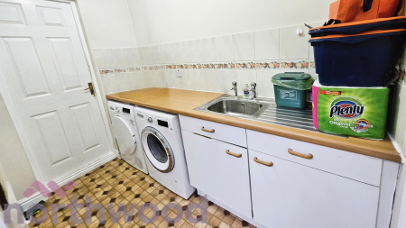 5 bedroom Detached house for sale in Broadland Drive, Thorpe End, NR13