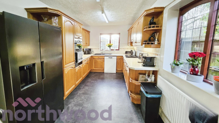 5 bedroom Detached house for sale in Broadland Drive, Thorpe End, NR13