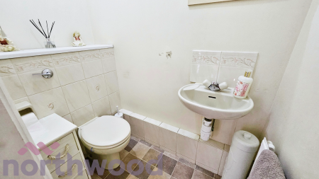 5 bedroom Detached house for sale in Broadland Drive, Thorpe End, NR13