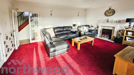 5 bedroom Detached house for sale in Broadland Drive, Thorpe End, NR13