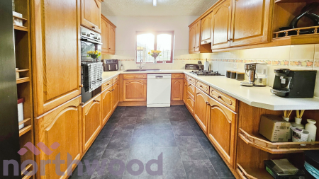 5 bedroom Detached house for sale in Broadland Drive, Thorpe End, NR13