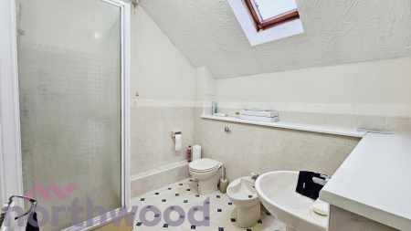 5 bedroom Detached house for sale in Broadland Drive, Thorpe End, NR13