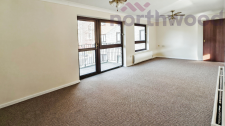 3 bedroom Flat for sale in Mousehold Street, Norwich, NR3