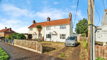 3 bedroom Semi-detached house for sale in Sandy Lane, Taverham, NR8