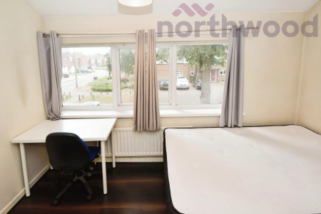 4 bedroom Semi-detached house to let in Beverley Road STUDENT, Norwich, NR5