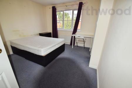 6 bedroom Detached house to let in Tizzick Close STUDENT, Three Score, Norwich, NR5