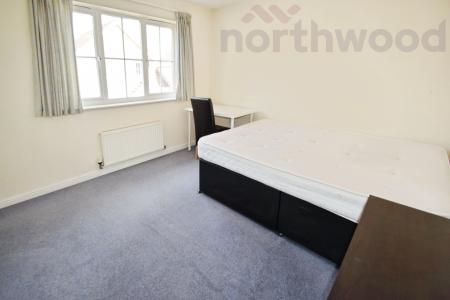 6 bedroom Detached house to let in Tizzick Close STUDENT, Three Score, Norwich, NR5