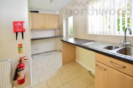 4 bedroom Detached house to let in Caddow Road, Norwich, NR5
