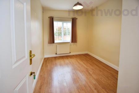 4 bedroom Detached house to let in Caddow Road, Norwich, NR5