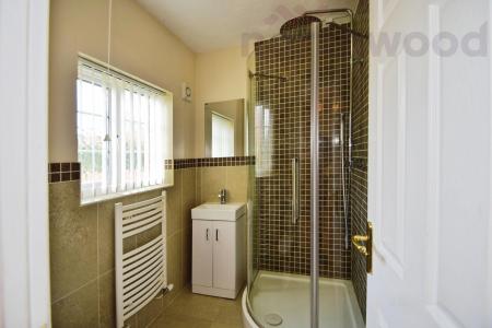 4 bedroom Detached house to let in Caddow Road, Norwich, NR5