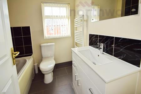4 bedroom Detached house to let in Caddow Road, Norwich, NR5
