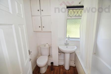 3 bedroom Semi-detached house to let in St Mildreds Road