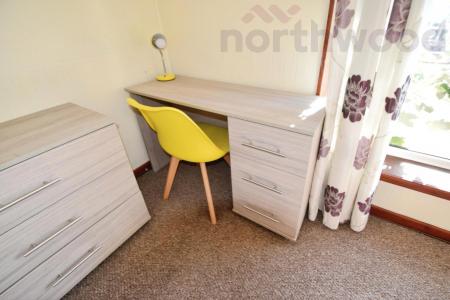 3 bedroom Semi-detached house to let in St Mildreds Road