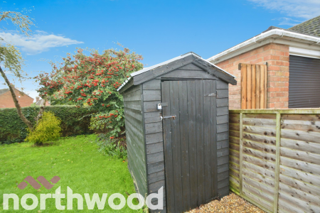 2 bedroom Bungalow to let in Manor Park Gardens, Long Stratton, NR15