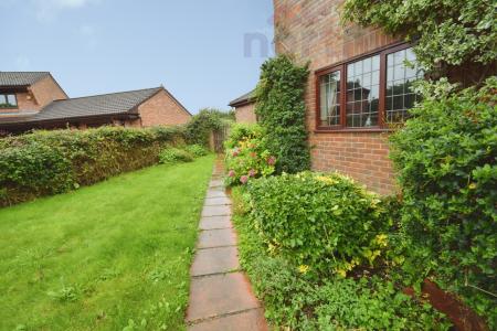 4 bedroom Detached house to let in Hackford Road, Wicklewood, NR18