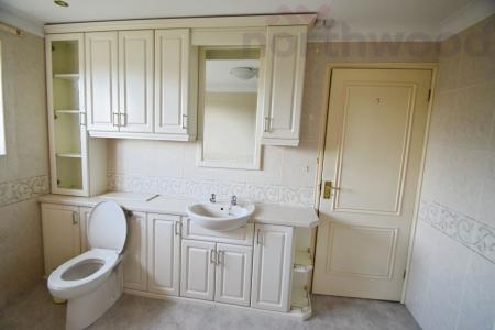 4 bedroom Detached house to let in Hackford Road, Wicklewood, NR18