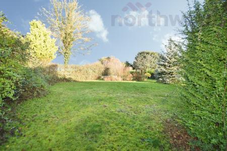 4 bedroom Detached house to let in Hackford Road, Wicklewood, NR18