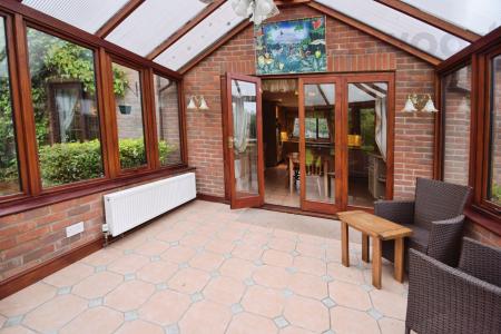 4 bedroom Detached house to let in Hackford Road, Wicklewood, NR18