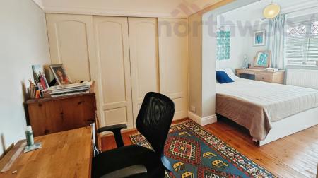 4 bedroom Semi-detached house for sale in Myrtle Avenue, Costessey, Norwich, NR8