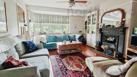 4 bedroom Semi-detached house for sale in Myrtle Avenue, Costessey, Norwich, NR8