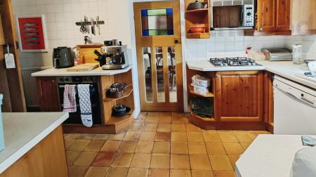 4 bedroom Semi-detached house for sale in Myrtle Avenue, Costessey, Norwich, NR8