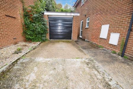 4 bedroom Detached house to let in Clovelly Drive, Hellesdon, NR6