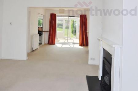 3 bedroom Semi-detached house to let in Hillcrest Road, Thorpe St Andrew, NR7