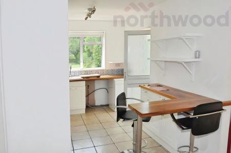 3 bedroom Semi-detached house to let in Hillcrest Road, Thorpe St Andrew, NR7