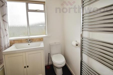 3 bedroom Semi-detached house to let in Hillcrest Road, Thorpe St Andrew, NR7