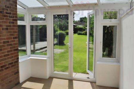 3 bedroom Semi-detached house to let in Hillcrest Road, Thorpe St Andrew, NR7