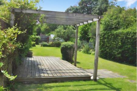 3 bedroom Semi-detached house to let in Hillcrest Road, Thorpe St Andrew, NR7