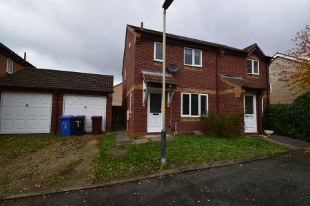 3 bedroom Semi-detached house to let in Buttercup Way Threescore, Norwich, NR5