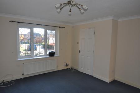 3 bedroom Semi-detached house to let in Buttercup Way Threescore, Norwich, NR5