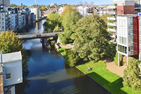 2 bedroom Penthouse to let in Granary View, Paper Mill Yard