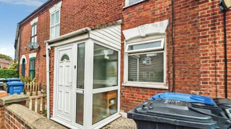 2 bedroom Terraced House for sale in Bull Close Road, Norwich, NR3