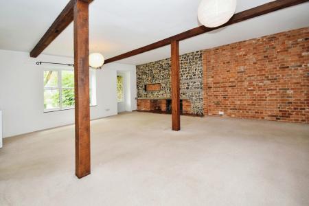 3 bedroom Barn Conversion to let in Watton Road, Colney, NR4