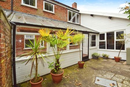 3 bedroom Barn Conversion to let in Watton Road, Colney, NR4