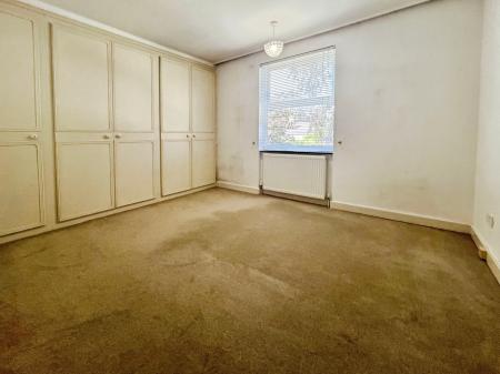 2 bedroom Flat to let in Fountain Court, Ipswich Road