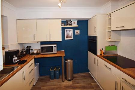 2 bedroom Flat to let in Cairns Court, Norwich