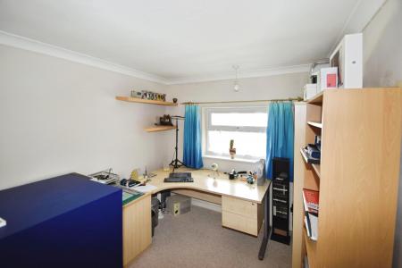 2 bedroom Flat to let in Cairns Court, Norwich