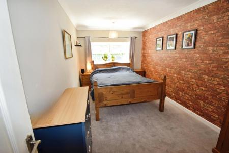 2 bedroom Flat to let in Cairns Court, Norwich