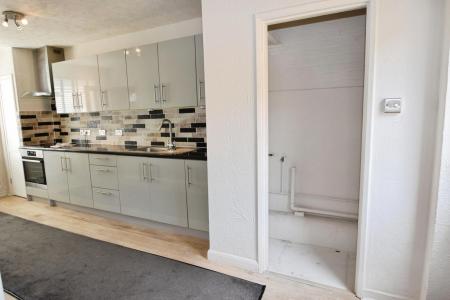 3 bedroom Semi-detached house to let in Sycamore Crescent, Norwich, NR2